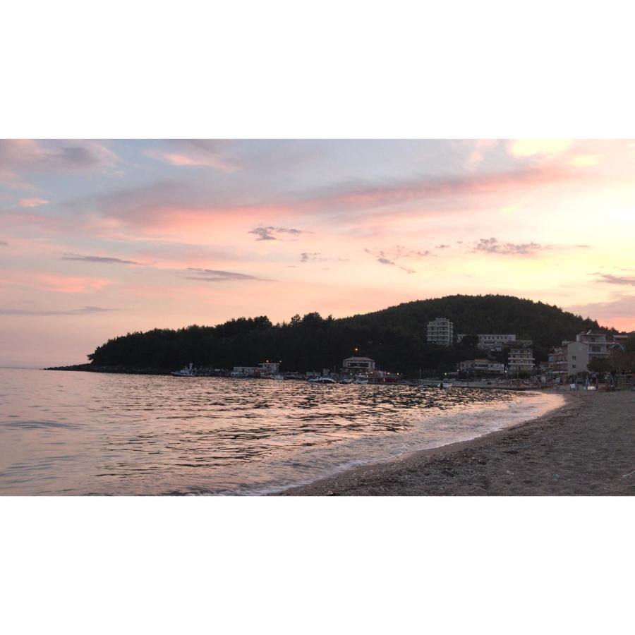 Beachfront Apartment ฮีมาเรอ ภายนอก รูปภาพ