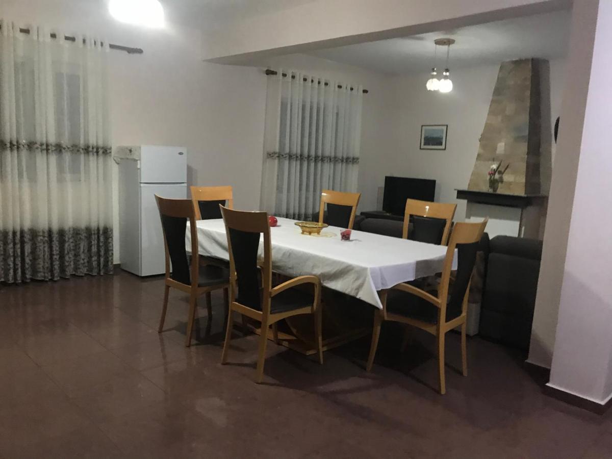 Beachfront Apartment ฮีมาเรอ ภายนอก รูปภาพ