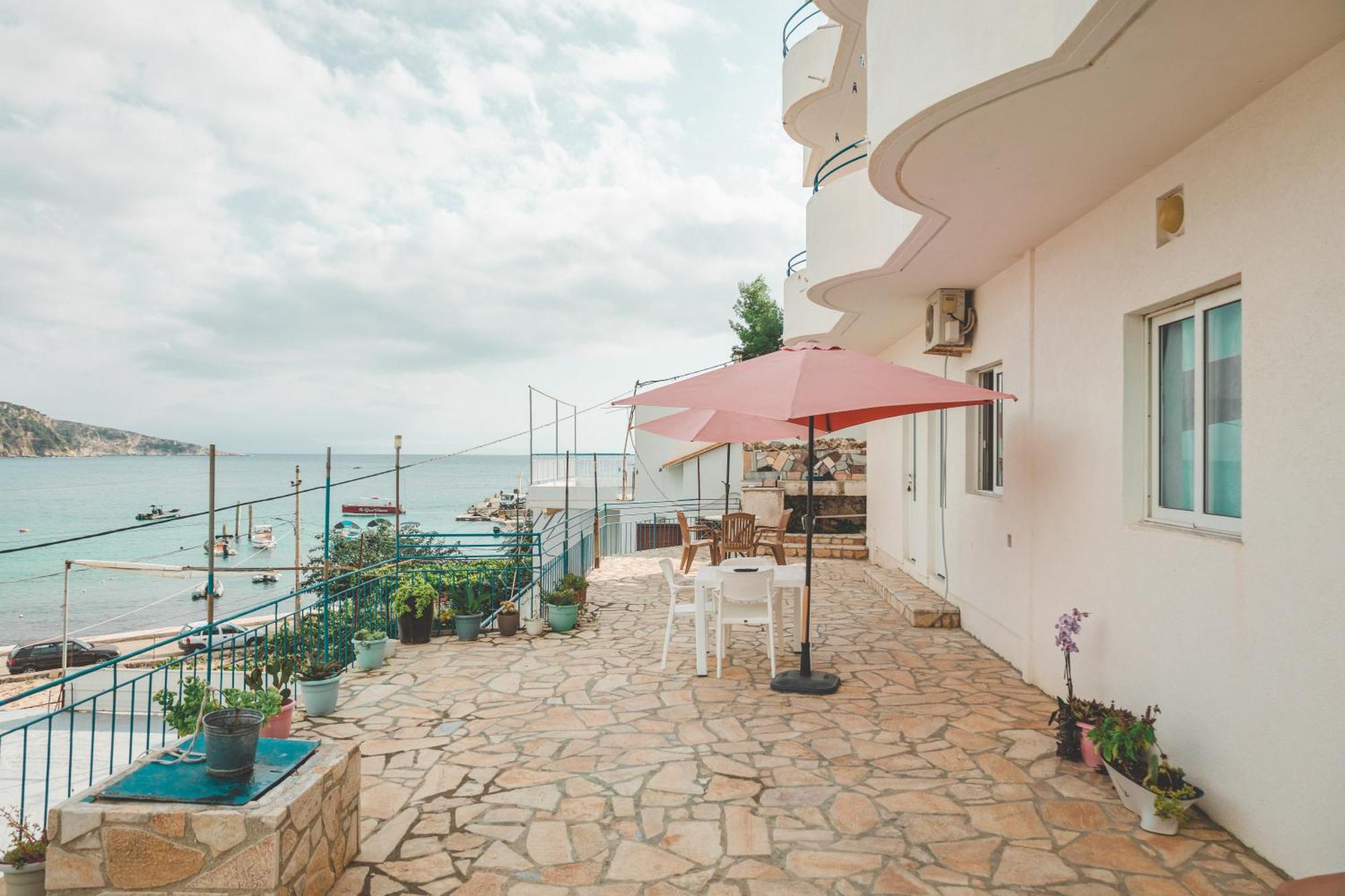 Beachfront Apartment ฮีมาเรอ ภายนอก รูปภาพ