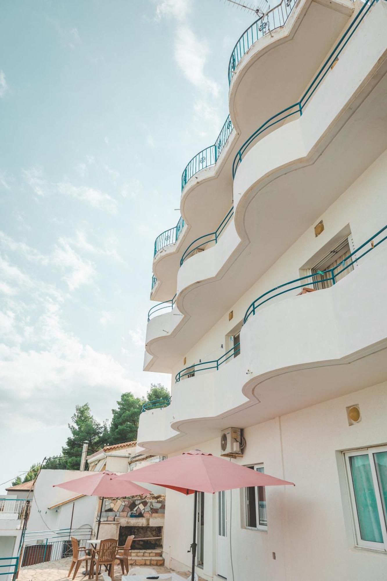 Beachfront Apartment ฮีมาเรอ ภายนอก รูปภาพ