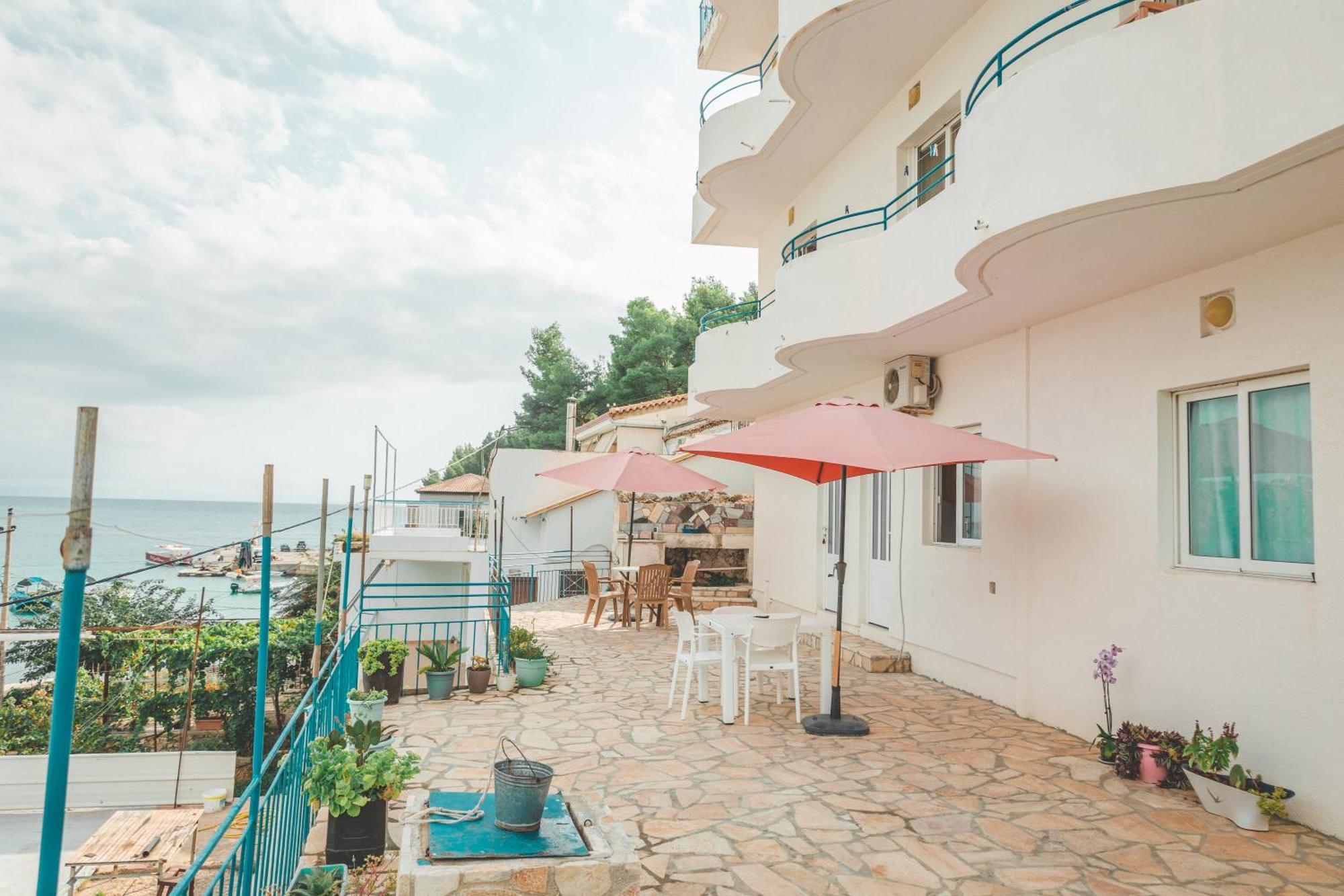 Beachfront Apartment ฮีมาเรอ ภายนอก รูปภาพ