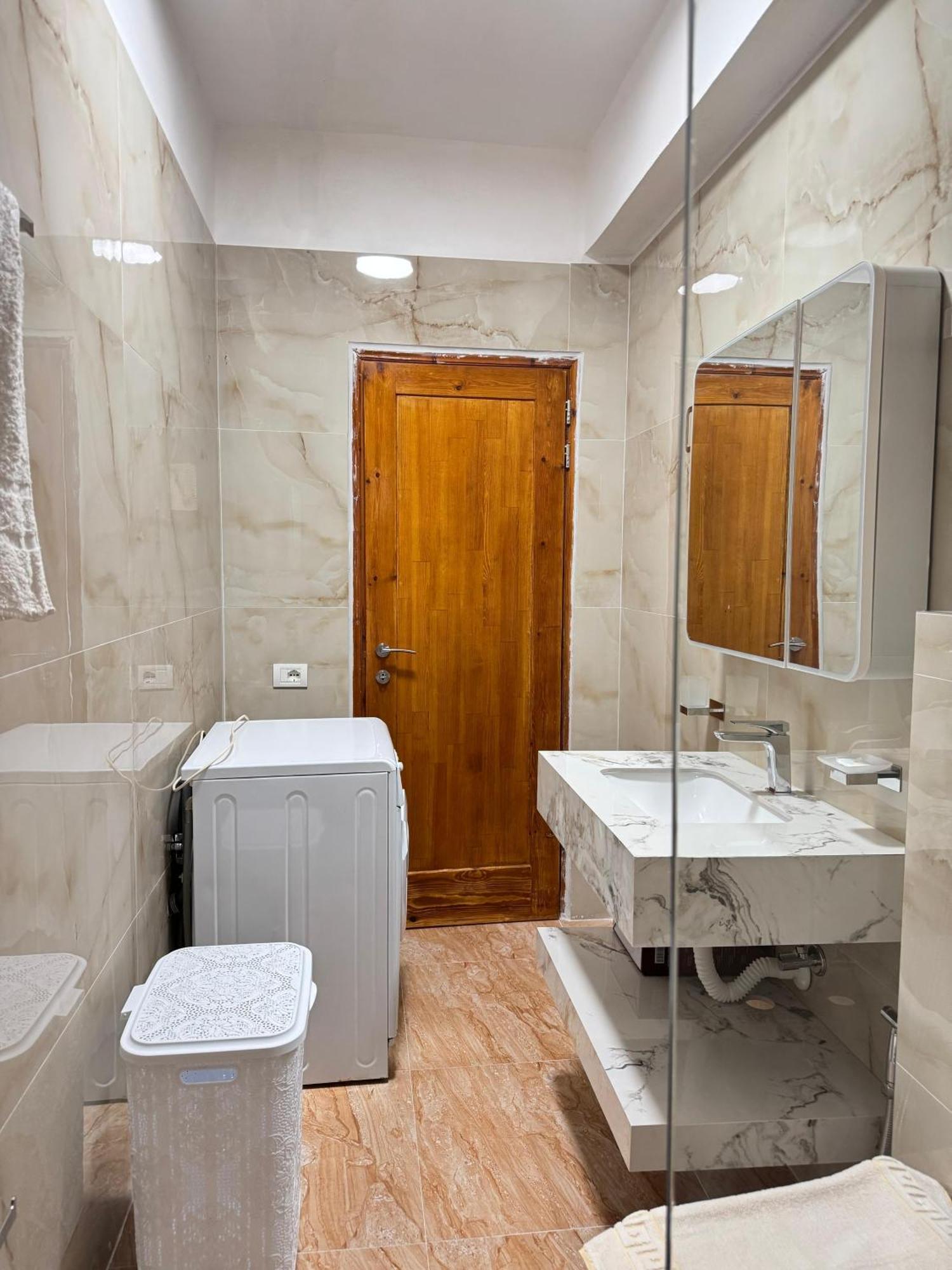 Beachfront Apartment ฮีมาเรอ ภายนอก รูปภาพ